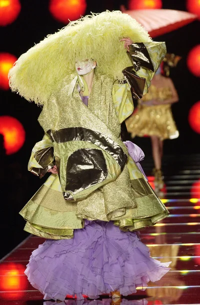 Look 18